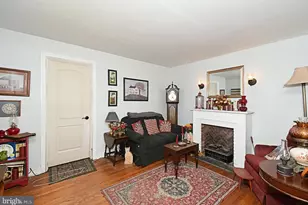 385 E Magnolia Dr, Morrisville, PA 19067 - Photo 5