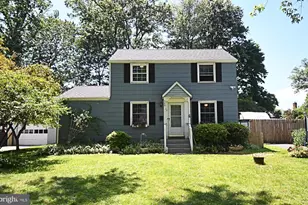 385 E Magnolia Dr, Morrisville, PA 19067 - Photo 1