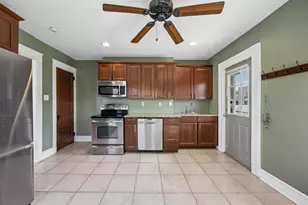 220 Jackson St, Bristol, PA 19007 - Photo 7