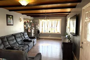 25 Goldengate Rd, Levittown, PA 19057 - Photo 7