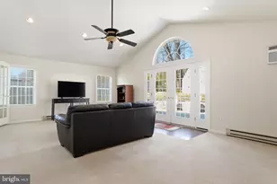 103 Hedge Rd, Levittown, PA 19056 - Photo 15