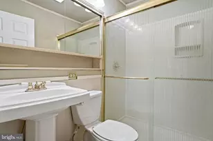 103 Hedge Rd, Levittown, PA 19056 - Photo 23