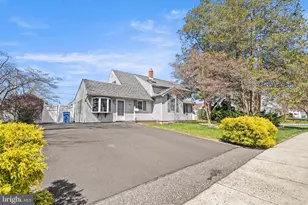 85 Goldenridge Dr, Levittown, PA 19057 - Photo 1