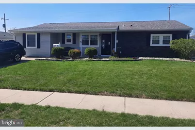 41 Lakeside Drive #W, Levittown, PA 19054 - Photo 1