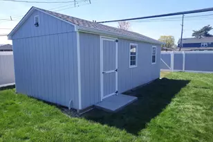 41 Lakeside Dr, Levittown, PA 19054 - Photo 5