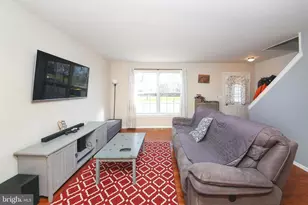 1049 Deerfield Circle, Perkasie, PA 18944 - Photo 5