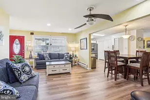 47 Glenwood Ln, Levittown, PA 19055 - Photo 1