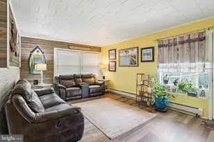47 Glenwood Ln, Levittown, PA 19055 - Photo 1