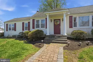 1615 Pleasant Dr, Feasterville-Trevose, PA 19053 - Photo 3