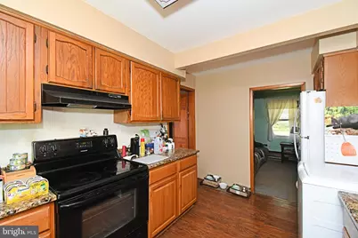 30 Roundwood Lane, Levittown, PA 19055 - Photo 11