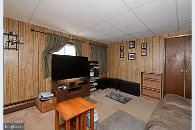 30 Roundwood Lane, Levittown, PA 19055 - Photo 17