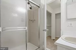 1023 Burnley Ct, Bensalem, PA 19020 - Photo 15
