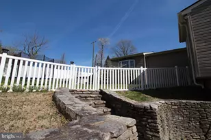 705 Overlook Dr, Warminster, PA 18974 - Photo 5