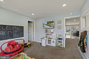 17 Gun Rd, Levittown, PA 19057 - Photo 15