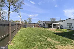 17 Gun Rd, Levittown, PA 19057 - Photo 35