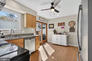 329 Canterbury Ct, Newtown, PA 18940 - Photo 9