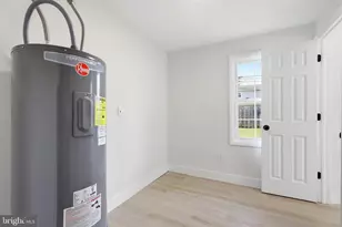 110 Deep Dale Dr E, Levittown, PA 19056 - Photo 15