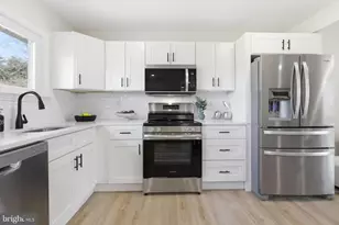 110 Deep Dale Dr E, Levittown, PA 19056 - Photo 11