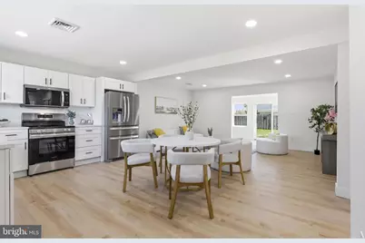 110 Deep Dale Drive E, Levittown, PA 19056 - Photo 9