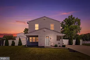 401 Stonybrook Dr, Levittown, PA 19055 - Photo 3