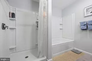 401 Stonybrook Dr, Levittown, PA 19055 - Photo 19