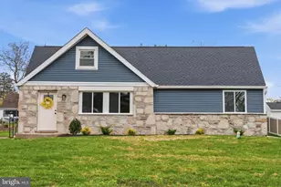 369 Deb Ln, Warminster, PA 18974 - Photo 3