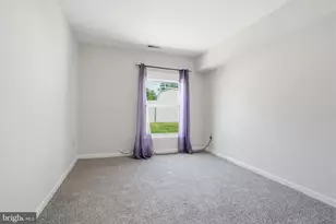 35 Ember Ln, Levittown, PA 19054 - Photo 19