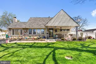 54 Quincy Dr, Levittown, PA 19057 - Photo 1