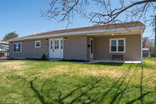 44 Elm Ln, Levittown, PA 19054 - Photo 3