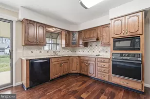 802 Eldridge Rd, Fairless Hills, PA 19030 - Photo 15