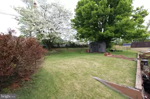 3727 Windsor Dr, Bensalem, PA 19020 - Photo 3