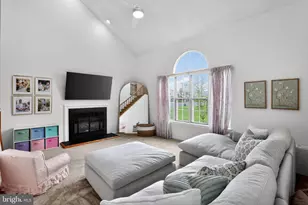 6 Aspen Ct, Newtown, PA 18940 - Photo 3