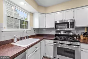 4252 Miladies Ln, Doylestown, PA 18902 - Photo 9