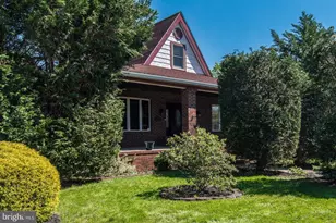 7018 N Radcliffe St, Bristol, PA 19007 - Photo 3