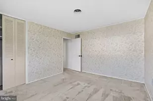18 S Forsythia Dr S, Levittown, PA 19056 - Photo 25