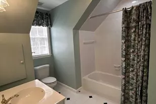 212 Apple St, Levittown, PA 19057 - Photo 47