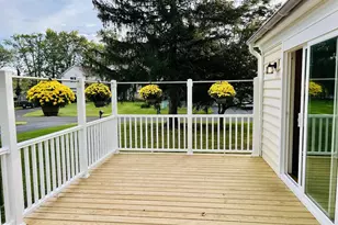 212 Apple St, Levittown, PA 19057 - Photo 13