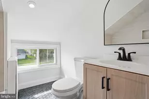 7 Wildflower Rd, Levittown, PA 19057 - Photo 15