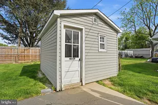 7 Wildflower Rd, Levittown, PA 19057 - Photo 21
