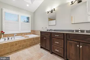 4880 Hunt Field Dr, Doylestown, PA 18902 - Photo 29