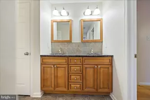 4880 Hunt Field Dr, Doylestown, PA 18902 - Photo 37