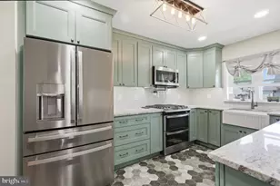 17 Needlepine Ln, Levittown, PA 19054 - Photo 3