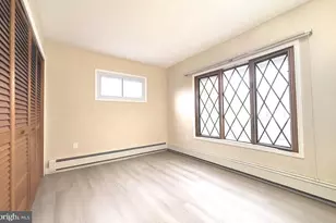 289 Goldenridge Dr, Levittown, PA 19057 - Photo 11