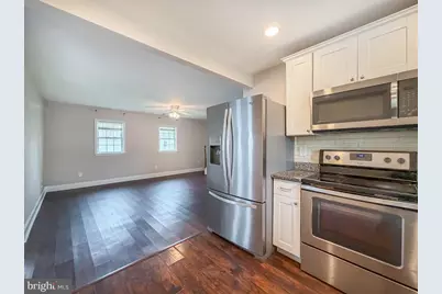 70 Huckleberry Lane, Levittown, PA 19055 - Photo 9