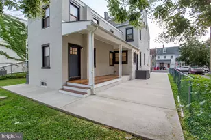 327 Wood St, Bristol, PA 19007 - Photo 83