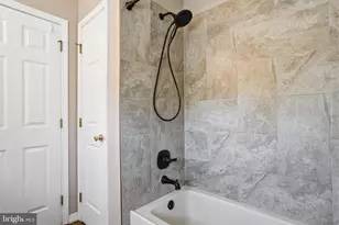 142 Grandview Dr, Warminster, PA 18974 - Photo 23