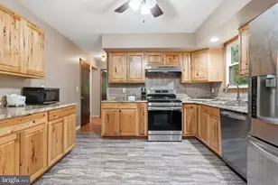 1000 Manor Ln, Feasterville-Trevose, PA 19053 - Photo 9