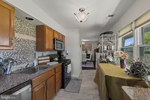 802 Rennard Ln, Morrisville, PA 19067 - Photo 9