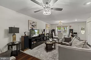 802 Rennard Ln, Morrisville, PA 19067 - Photo 7