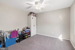 32 Rustleaf Ln, Levittown, PA 19055 - Photo 13
